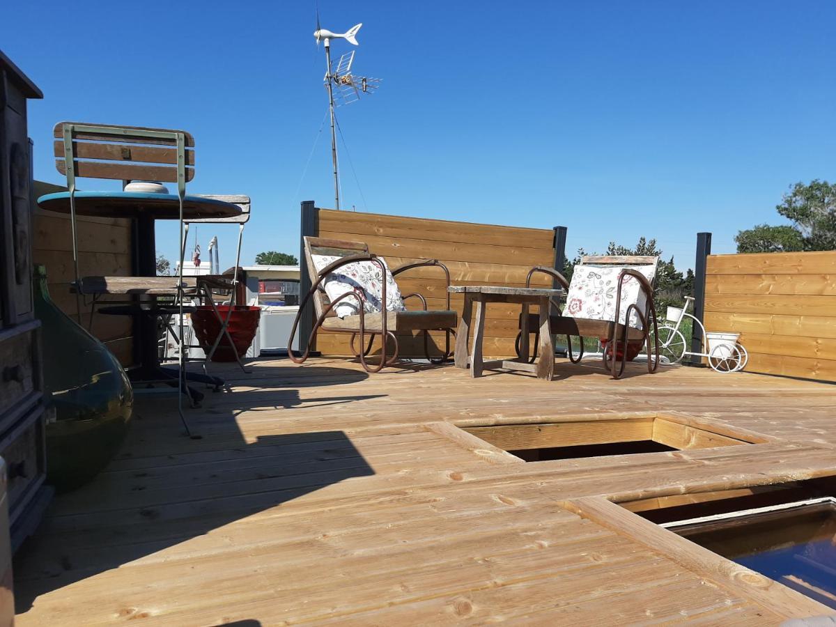 Hotel Péniche La Belle Aimée Aigues-Mortes Esterno foto